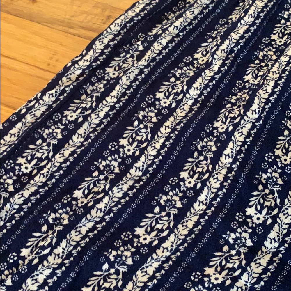 Patterned Romper - Picture 2 of 4